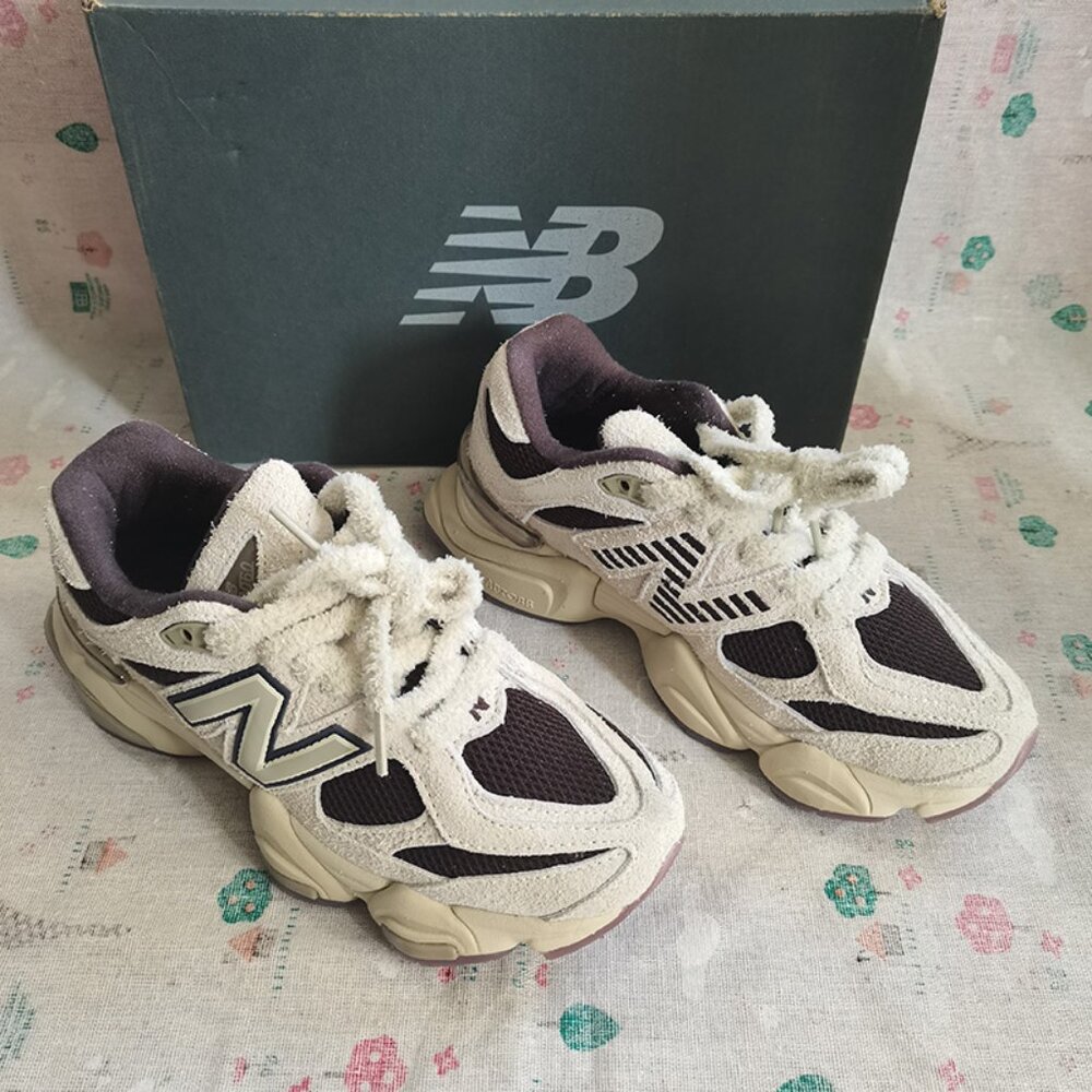 New Balance Nb9060 Beige Sneakers